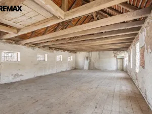 Prodej zemědělské usedlosti, Hluboké Dvory, 951 m2