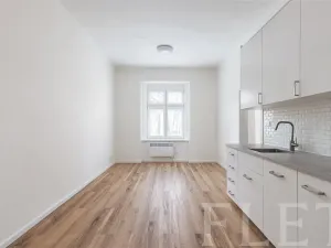 Prodej bytu 2+kk, Praha - Holešovice, U Uranie, 49 m2