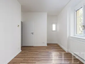 Prodej bytu 2+kk, Praha - Holešovice, U garáží, 44 m2