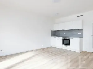 Pronájem bytu 1+kk, Praha - Hloubětín, Kolbenova, 35 m2