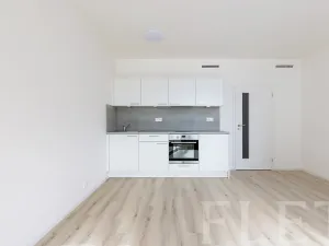 Pronájem bytu 1+kk, Praha - Hloubětín, Kolbenova, 35 m2