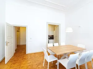 Pronájem bytu 3+1, Praha - Nové Město, Bolzanova, 93 m2