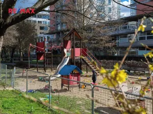 Pronájem bytu 2+kk, Praha - Strašnice, Názovská, 52 m2