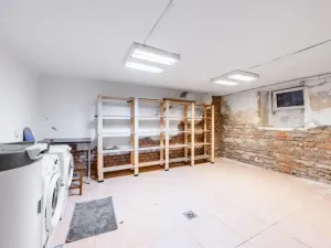 Pronájem rodinného domu, Praha - Kobylisy, Sedlecká, 200 m2