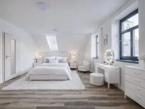 Prodej rodinného domu, Kamenice nad Lipou, nám. Husovo, 210 m2