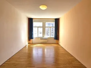 Pronájem bytu 1+kk, Praha, Viktora Huga, 38 m2