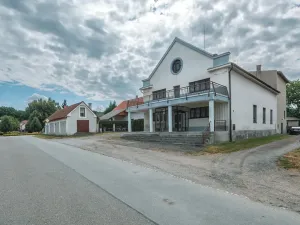 Prodej restaurace, Klamoš, 865 m2