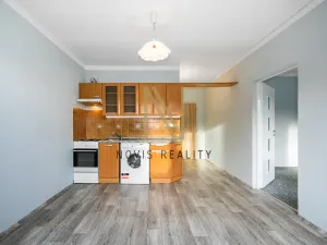 Pronájem bytu 1+1, Klatovy - Klatovy III, Pod Hůrkou, 35 m2