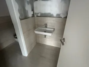 Prodej obchodního prostoru, Praha, Waltariho, 72 m2