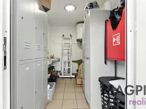 Pronájem restaurace, Praha - Uhříněves, Přátelství, 172 m2