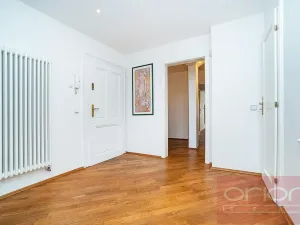 Pronájem bytu 3+1, Praha - Nové Město, Odborů, 108 m2