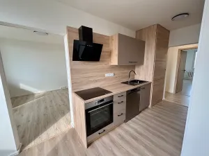 Pronájem bytu 3+1, Praha - Troja, Krynická, 72 m2