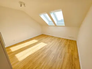 Pronájem rodinného domu, Zeleneč, 170 m2