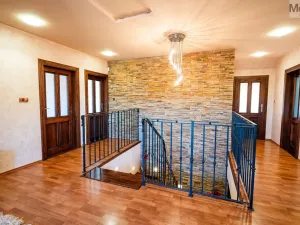 Prodej rodinného domu, Lužice, 372 m2