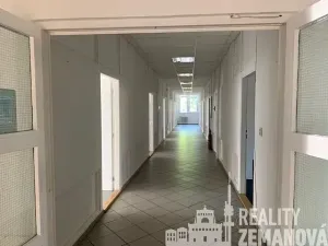 Pronájem kanceláře, Praha - Žižkov, U zásobní zahrady, 347 m2
