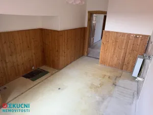 Prodej bytu 4+1, Karlovy Vary - Rybáře, nám. 17. listopadu, 105 m2