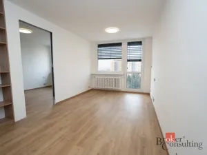 Pronájem bytu 2+kk, Praha - Kobylisy, Hlaváčova, 48 m2