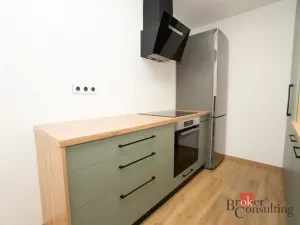 Pronájem bytu 2+kk, Praha - Kobylisy, Hlaváčova, 48 m2