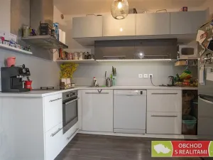 Pronájem bytu 2+kk, Praha, Janýrova, 57 m2