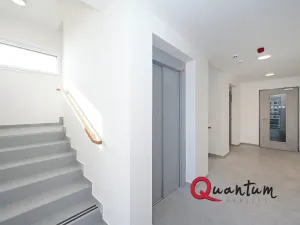 Pronájem bytu 2+kk, Praha - Vysočany, Poděbradská, 50 m2