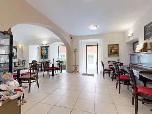 Prodej obchodního prostoru, Chrudim, Resselovo náměstí, 121 m2