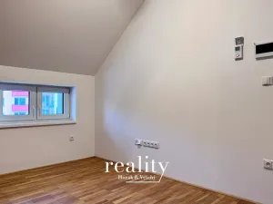 Pronájem atypického bytu, Moravské Budějovice, Gymnazijní, 73 m2