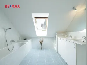 Prodej bytu 6+kk a větší, Tuchoměřice, Ke Statenicím, 347 m2