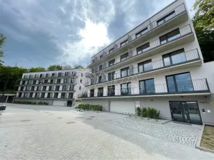 Pronájem bytu 1+kk, Praha - Hlubočepy, Na Zlíchově, 26 m2