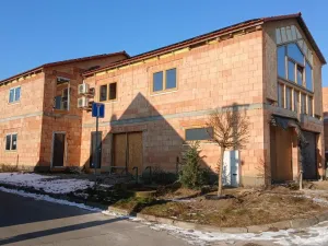 Prodej bytu 3+kk, Holubice, 81 m2