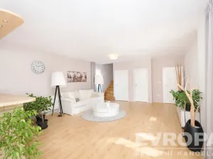 Pronájem rodinného domu, Velké Přílepy, Seifertova, 170 m2