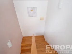 Pronájem rodinného domu, Velké Přílepy, Seifertova, 170 m2