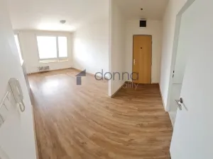Pronájem bytu 3+kk, Praha, Novodvorská, 66 m2