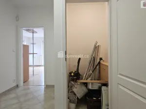 Pronájem bytu 2+kk, Praha - Záběhlice, Velenovského, 53 m2