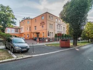 Prodej ubytování, Teplice, Vrchlického, 1500 m2