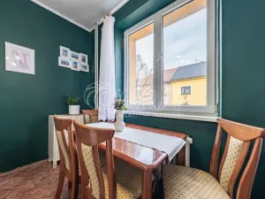 Prodej bytu 2+1, Unhošť, Komenského, 52 m2