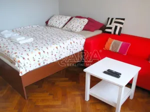 Pronájem bytu 1+1, Praha - Staré Město, Melantrichova, 34 m2