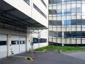 Pronájem garážového stání, Praha, Pešlova, 14 m2