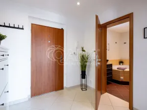 Prodej bytu 2+kk, Praha - Pitkovice, Májovková, 67 m2