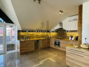 Prodej komerční nemovitosti, Břeclav, Široký dvůr, 1700 m2