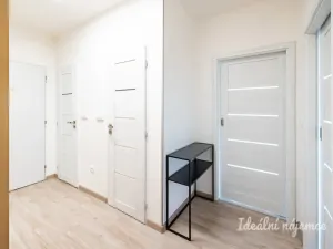 Pronájem bytu 2+kk, Praha - Hloubětín, Kardašovská, 42 m2