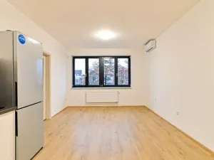 Pronájem kanceláře, Uherské Hradiště, Stojanova, 63 m2