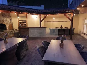 Prodej restaurace, Příbram - Příbram VI-Březové Hory, náměstí J. A. Alise, 450 m2