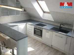 Pronájem bytu 4+1, Jinočany, Náměstí 5. května, 127 m2