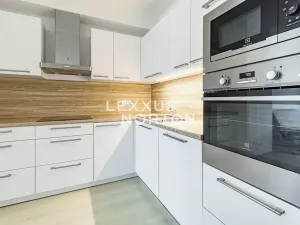 Pronájem bytu 2+kk, Praha - Holešovice, V háji, 52 m2