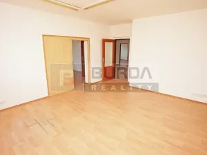 Pronájem kanceláře, Neratovice, 514 m2