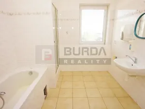 Pronájem kanceláře, Neratovice, 514 m2