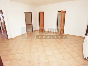 Pronájem kanceláře, Neratovice, 514 m2