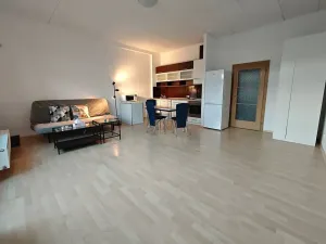 Pronájem bytu 1+kk, Praha, Českomoravská, 42 m2