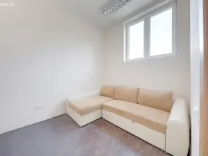 Prodej výrobních prostor, Kladno, Huťská, 1000 m2