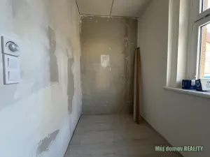 Pronájem bytu 2+kk, Praha - Žižkov, Na Jarově, 35 m2